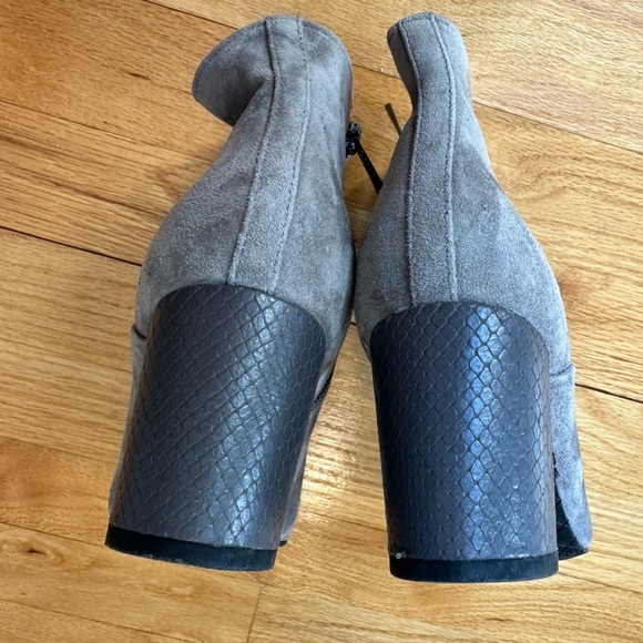 Donald J. Pliner Paisley Gray Suede Round Heel Ankle Boots - Picture 6 of 9